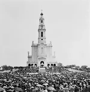 Fatima Prints: Crowd of Thousands Gathering at a Basilica