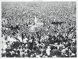 Frenzy Prints: Crowd of Thousands Gathering Around Statue