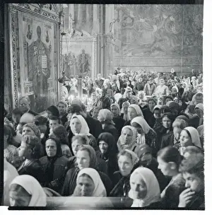 Crowd of Worshippers