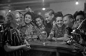 Glassware Prints: Crowded Bar
