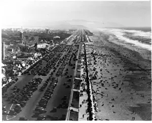 Lac0049 Prints: Crowded Beach In San Francisco, California