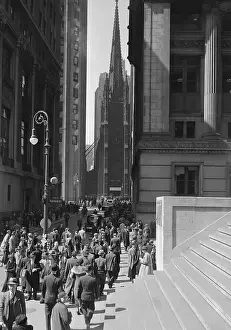 Crowded View of Wall Street