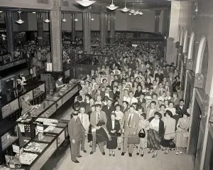 Counter Prints: Crowds Gathered in Macy's
