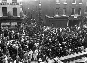 Stealing Prints: Crowds In The Street