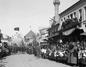 Crowds on Street to Greet Pasha