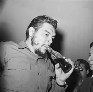 Communism Prints: Cuban Minister of Industry Che Guevara Drinking Soda