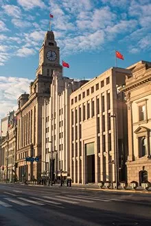 Images Dated 19th December 2015: customs house clock tower in shanghai bund