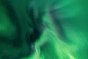 Images Dated 19th March 2018: Dancing Aurora