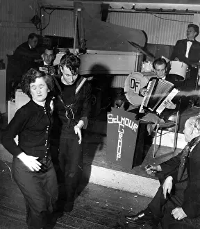 Musical Prints: Dancing Band