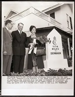 Ingrid Prints: Dane King Frederik and Queen Ingrid