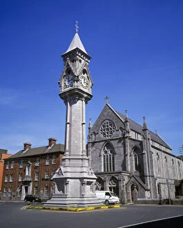 Daniel O'Connell Monument at the End of O'Connell Street