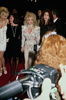 Huty32221 Prints: Daryl Hannah, Sally Field, Dolly Parton And Julia Roberts Attend Steel Magnolias Premiere
