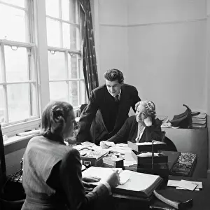 Founder Prints: Dating Agency