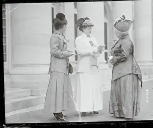 Daughters of American Revolution Conversing