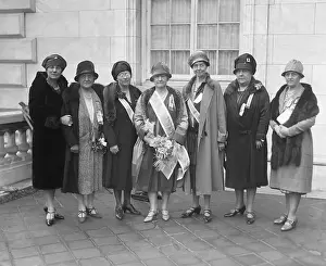 Session Prints: Daughters Of American Revolution Pose