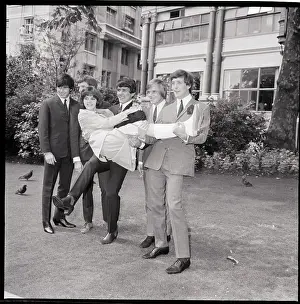 Dave Clark Five Holding American Woman