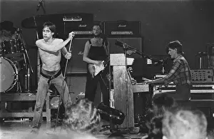 David Bowie & Iggy Pop Performing