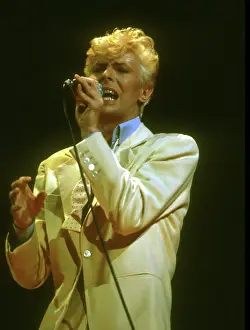 David Bowie Performing