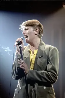 David Bowie Performing