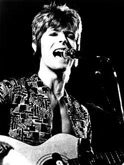 David Bowie Performing