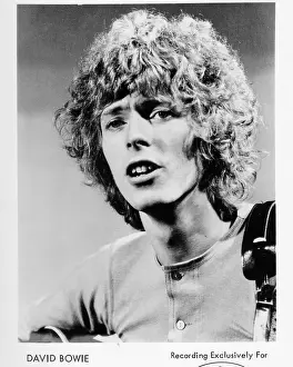 David Bowie Performing