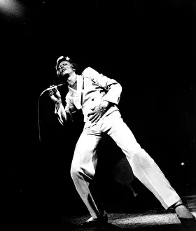 David Bowie Performing