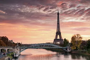 Images Dated 6th May 2017: Dawn over Eiffel tower and Seine, Paris, France