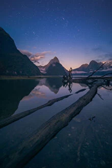 Images Dated 6th December 2015: Dawn at Milford Sound