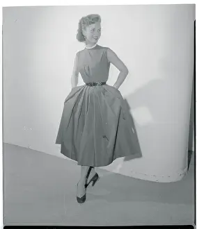 Debbie Reynolds Wearing a Simple Dress
