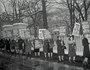 Delegates Out Picketing
