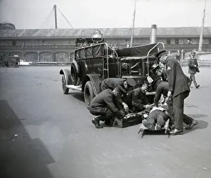 Victim Prints: Demonstration Of Resucitation Procedure