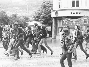 Demonstrations Prints: Demonstration against Vietnam War during Richard Nixon's state visit