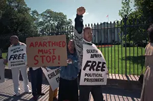 Apartheid Prints: Demonstrators Protesting Outside White House