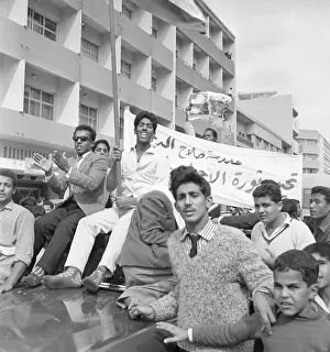 Demonstrators Supporting Iraqi Regime