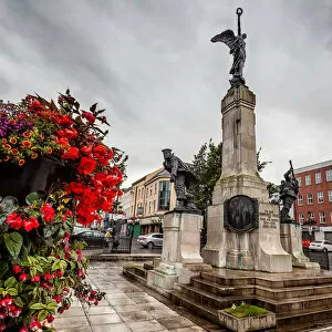 Images Dated 17th September 2017: Derry. The Diamond War Memorial