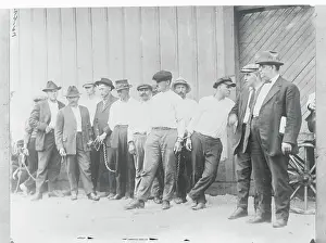 Nonconformity Prints: Detectives with Chained suspects