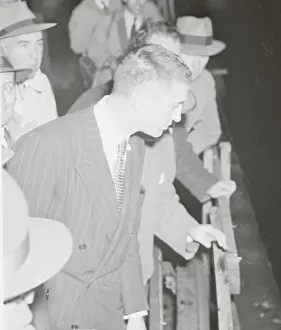 Secrecy Prints: Detectives and Suspect Wayne Lonergan at East River