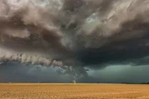Images Dated 26th May 2014: A developing tornado over nodding donkey oil pumps, Texas, USA