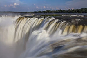 Images Dated 13th November 2015: Devils Throat, Iguazu Falls