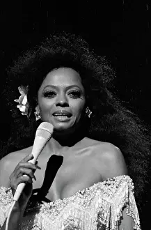 A Timeless Gallery of Motown’s Most Legendary Girl Group: Diana Ross Performing