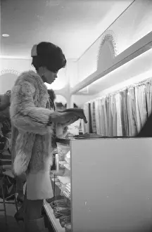 Diana Ross Shopping