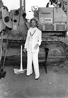 7 12 17 Shore Prints: Dinah Shore Breaking Ground