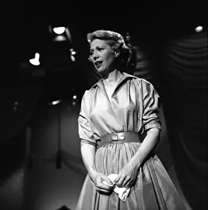 7 12 17 Shore Prints: Dinah Shore Performing