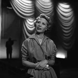 7 12 17 Shore Prints: Dinah Shore Performing