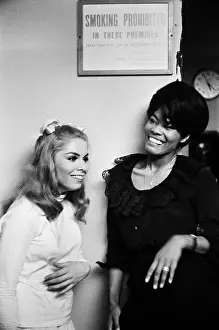 Ribbon Prints: Dionne Warwick On Hullabaloo