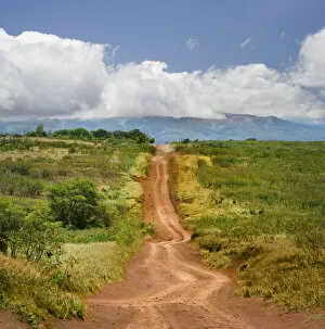 Images Dated 1st June 2007: Dirt road through landscape