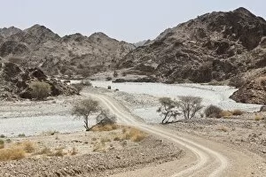 Barren Collection: Dirt road in the Oman hinterland