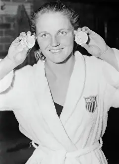 1956 Olympic Games Melbourne Prints: Diver Patricia McCormick Displaying Gold Medal