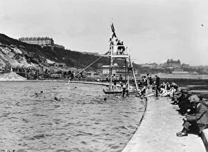 Scarborough on the Yorkshire Coast Collection: Divers
