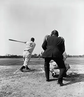 Umpire Prints: Dizzy Dean Pitching To Hank Greenberg